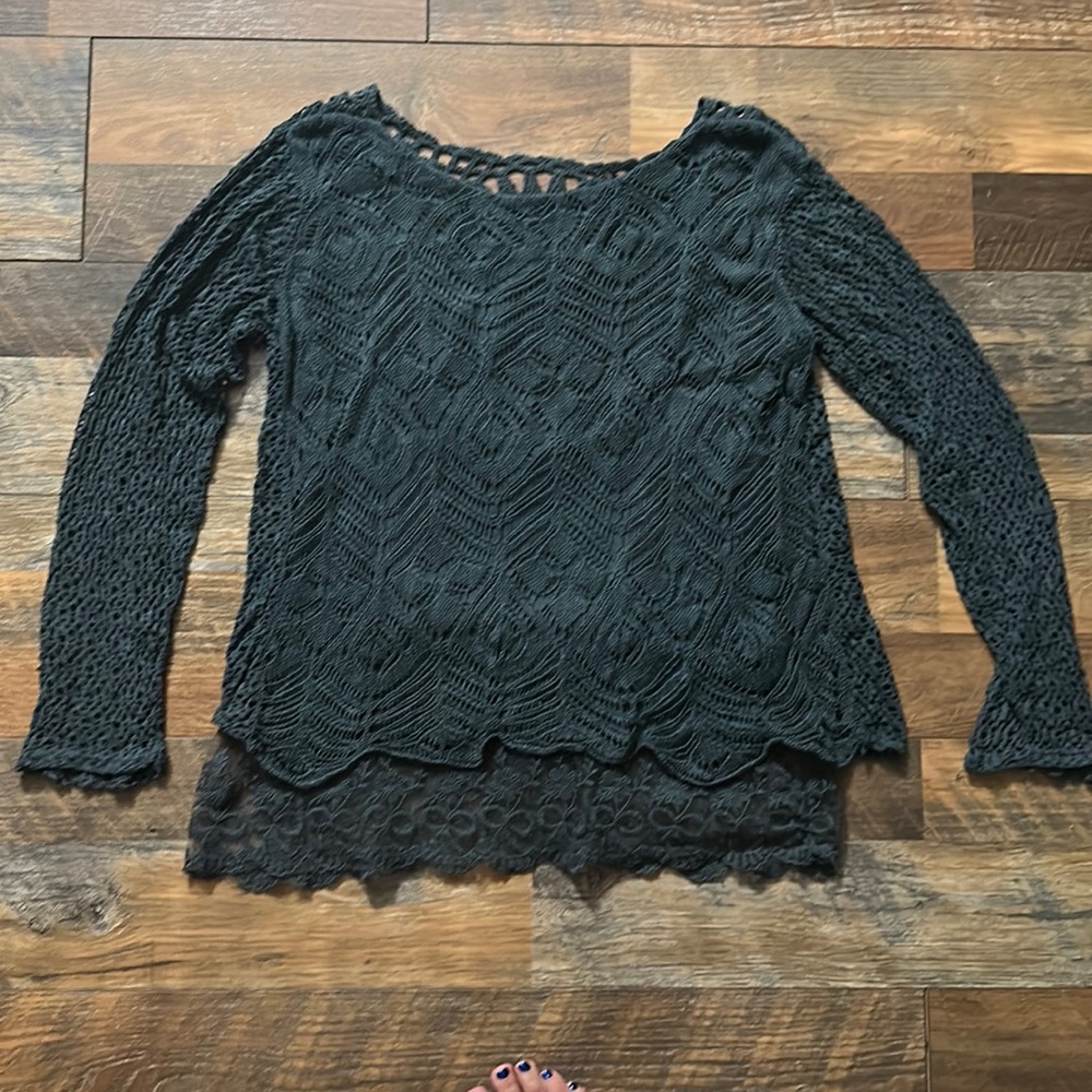 Tempo paris  gray crochet lace top Sz Large